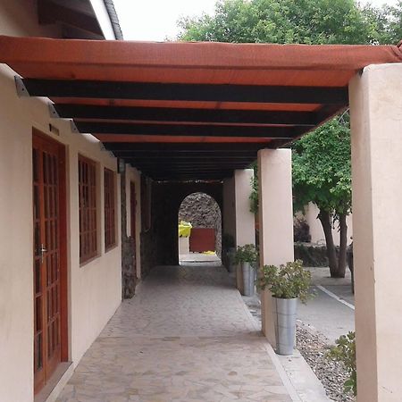 Larissa Hotel Maun Exterior foto