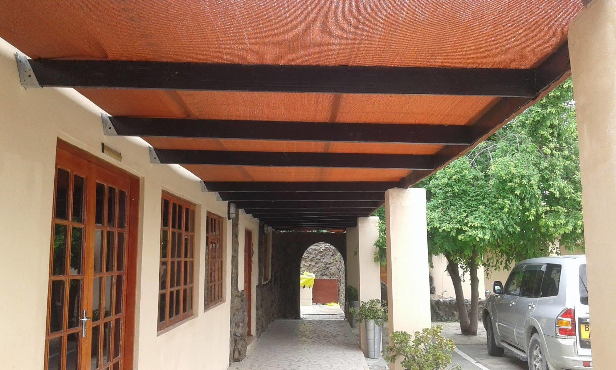 Larissa Hotel Maun Exterior foto